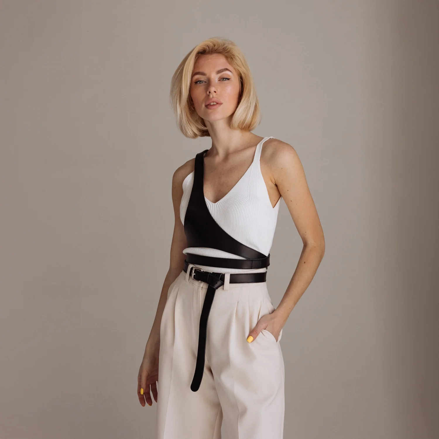 Leather Harness with Shoulder Strap LIGNE - Image 3